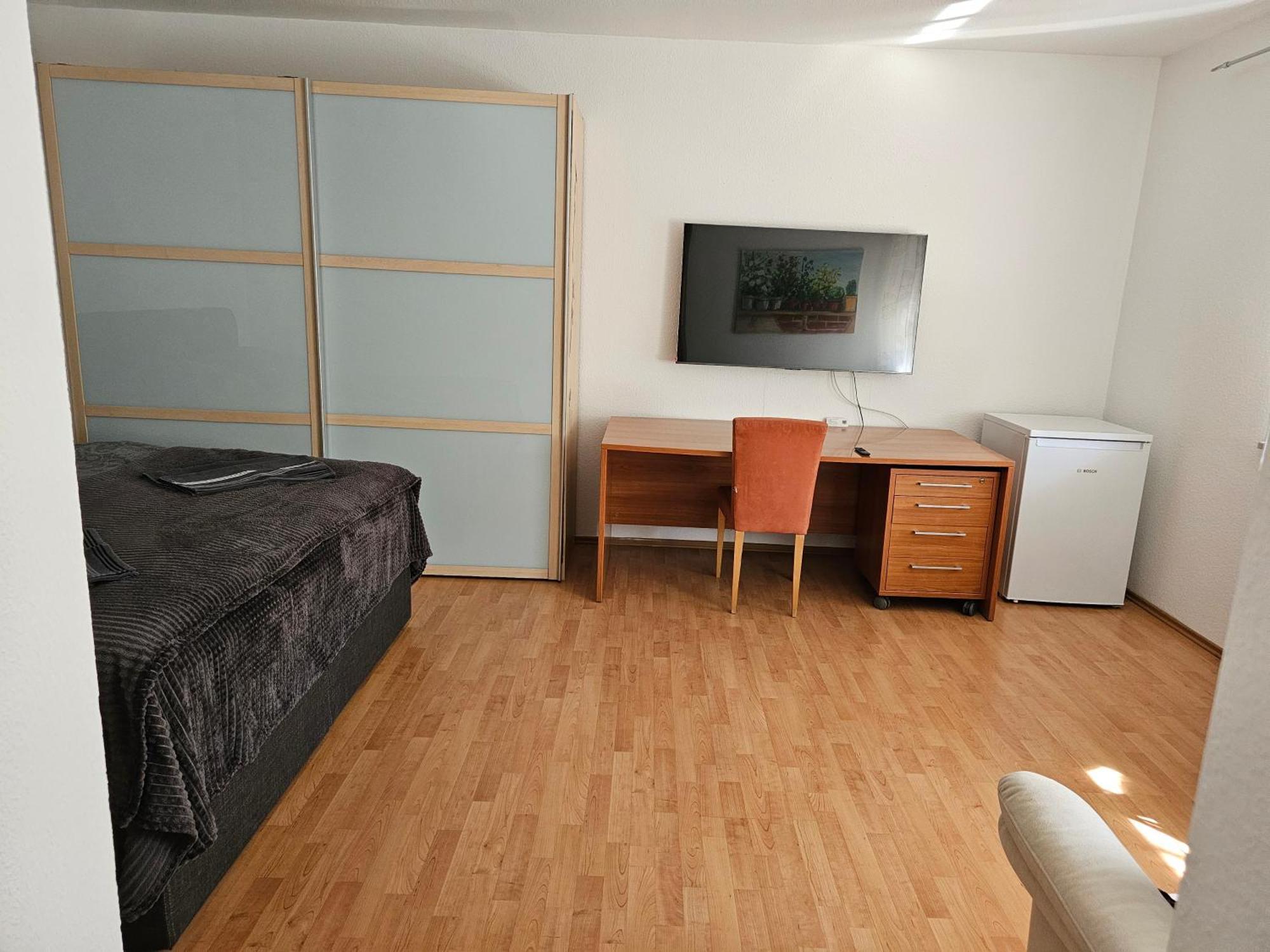 City-close - King Bed & Free Garage Appartement *